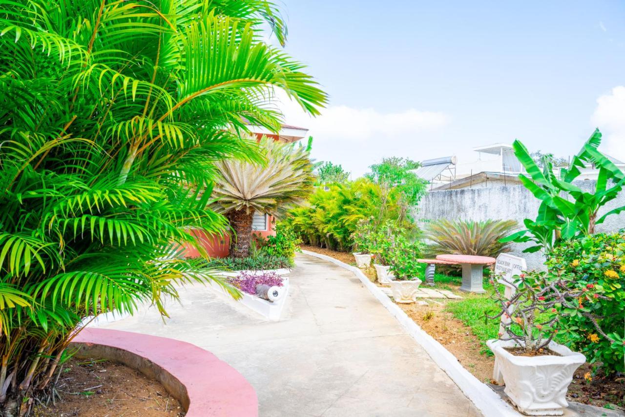 Shields Negril Villas Exterior foto