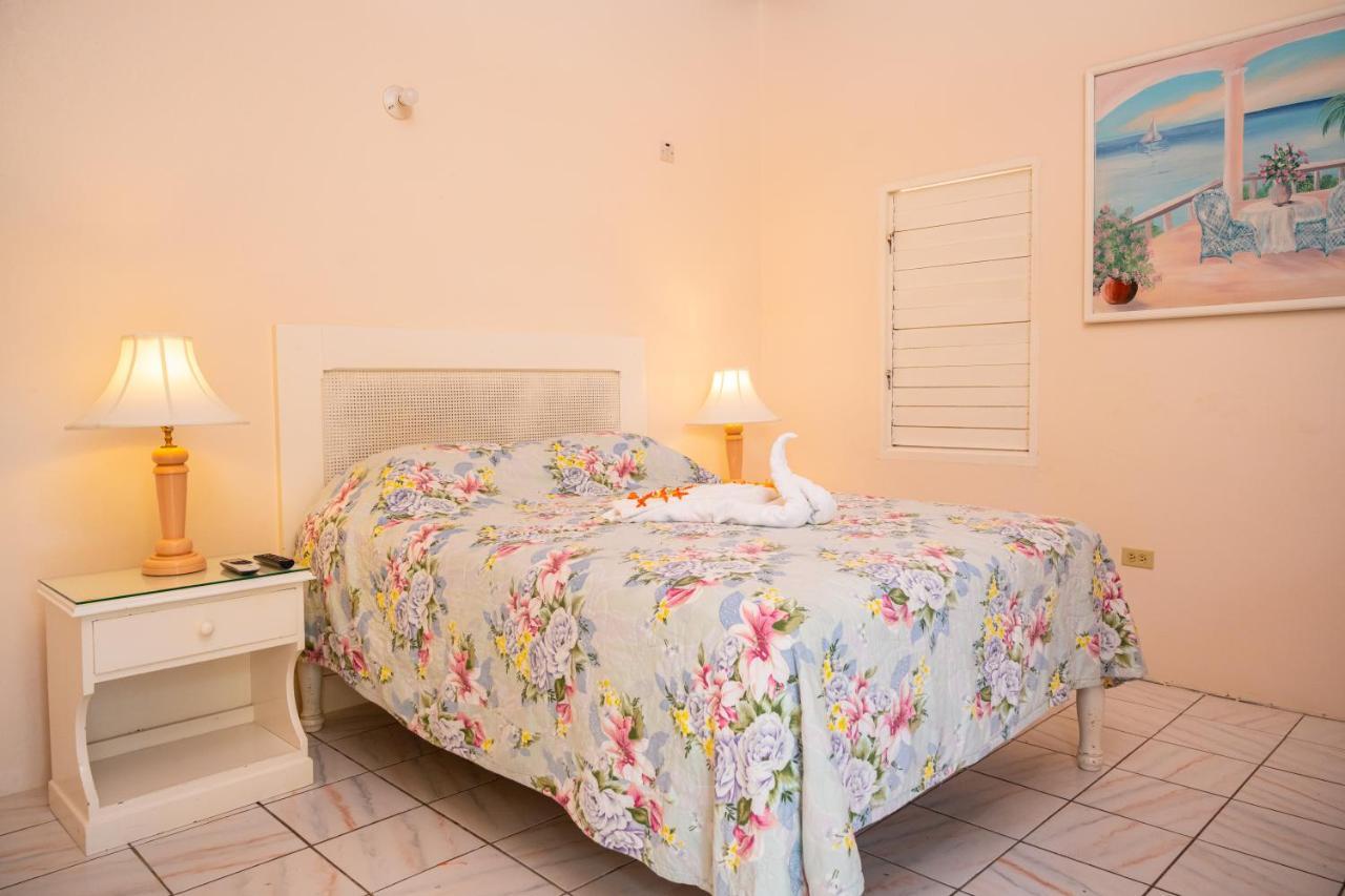 Shields Negril Villas Exterior foto
