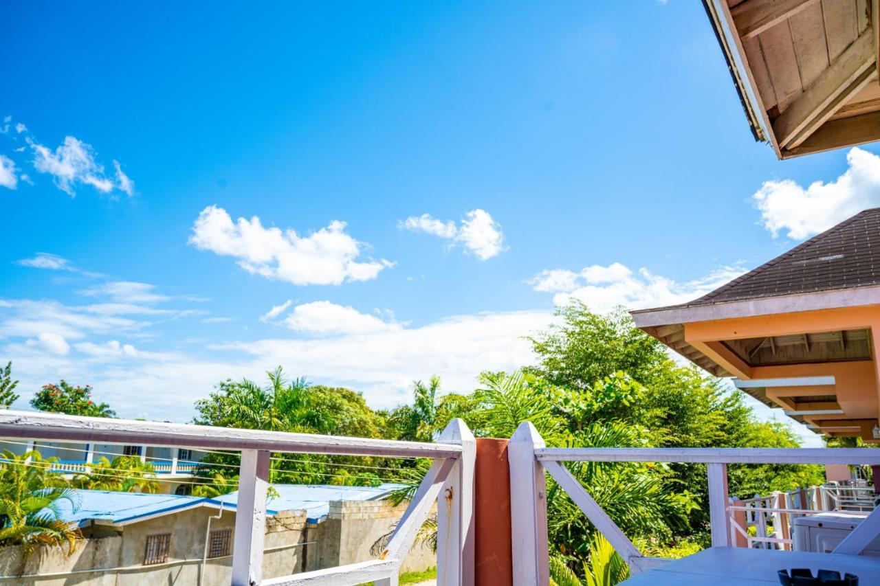 Shields Negril Villas Exterior foto