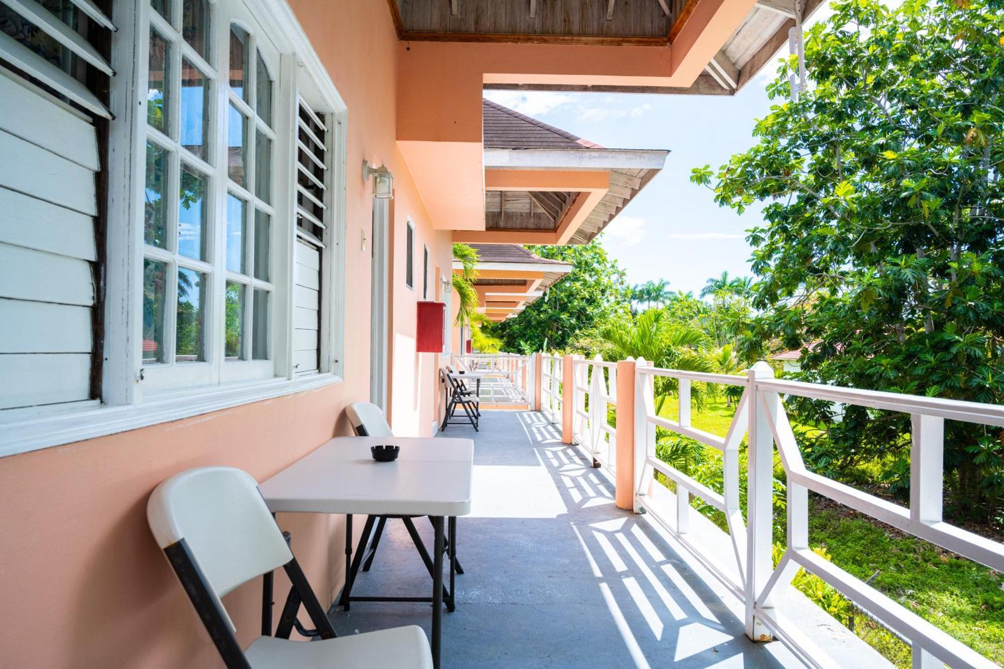 Shields Negril Villas Habitación foto